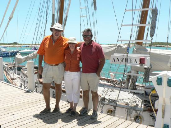 Pierre et sa charmante épouse, Valérie, à Caicos sur Echappée